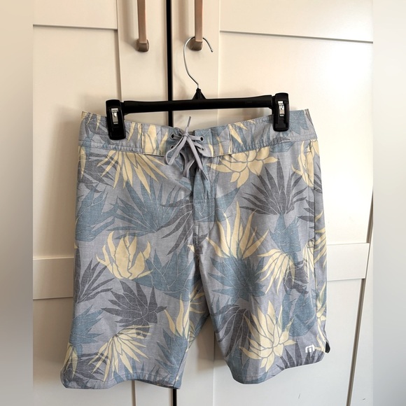 Travis Mathew Palm Beach Swim Shorts Board Shorts Men’s Size 32 Waist Gray Beach - Picture 1 of 4